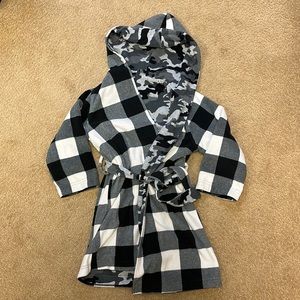 Tucker + Tate Boys reversible bathrobe, Size 5/6